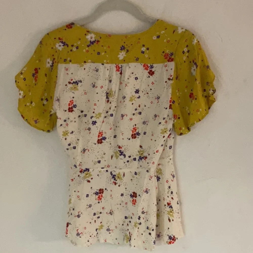 Anthropologie Meadow Rue Bon Voyage  Floral Wrap Top, Size 4, Yellow/Cream - Picture 2 of 6